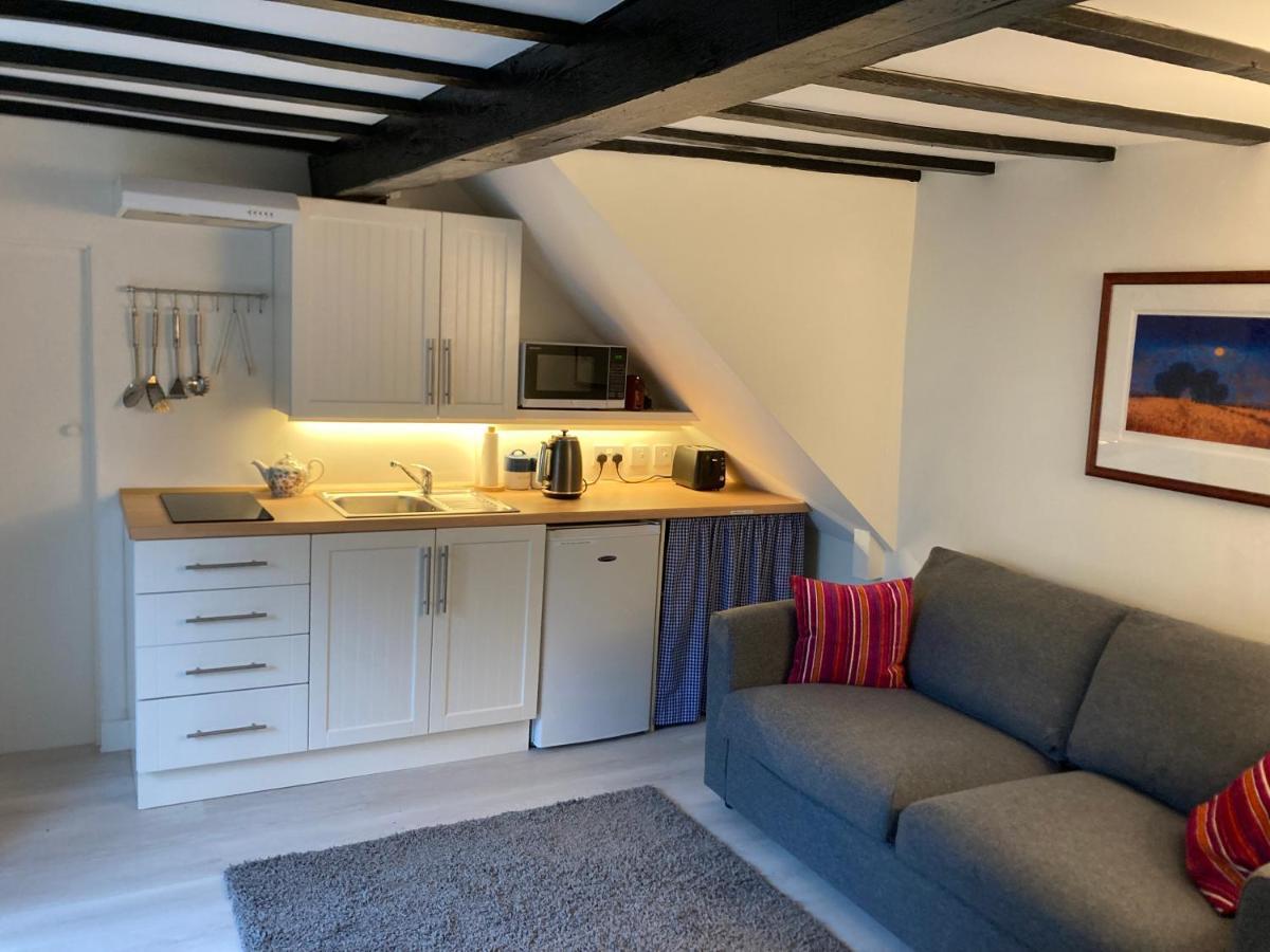 Bryntirion Farmhouse Apartment With Hot Tub Llanfair Caereinion Bagian luar foto