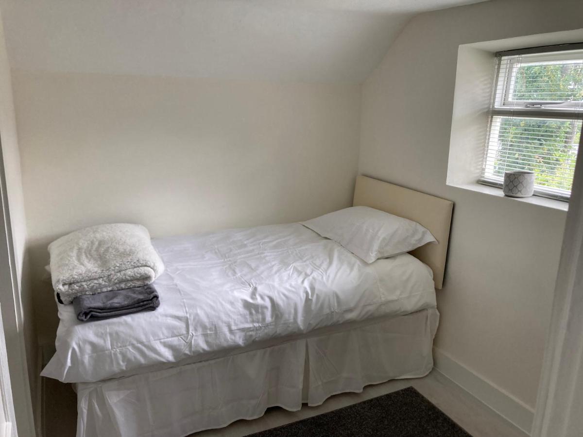 Bryntirion Farmhouse Apartment With Hot Tub Llanfair Caereinion Bagian luar foto