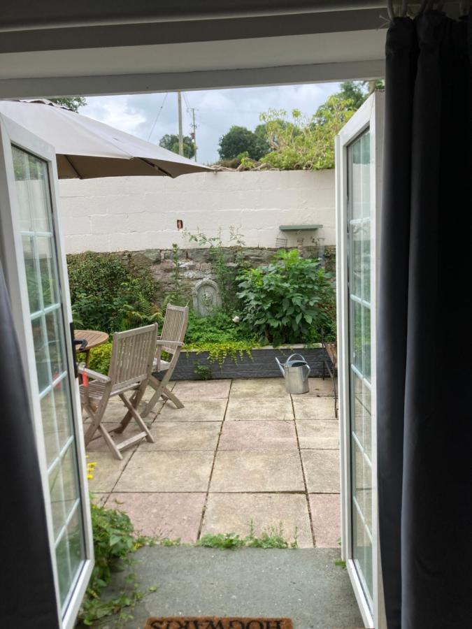 Bryntirion Farmhouse Apartment With Hot Tub Llanfair Caereinion Bagian luar foto