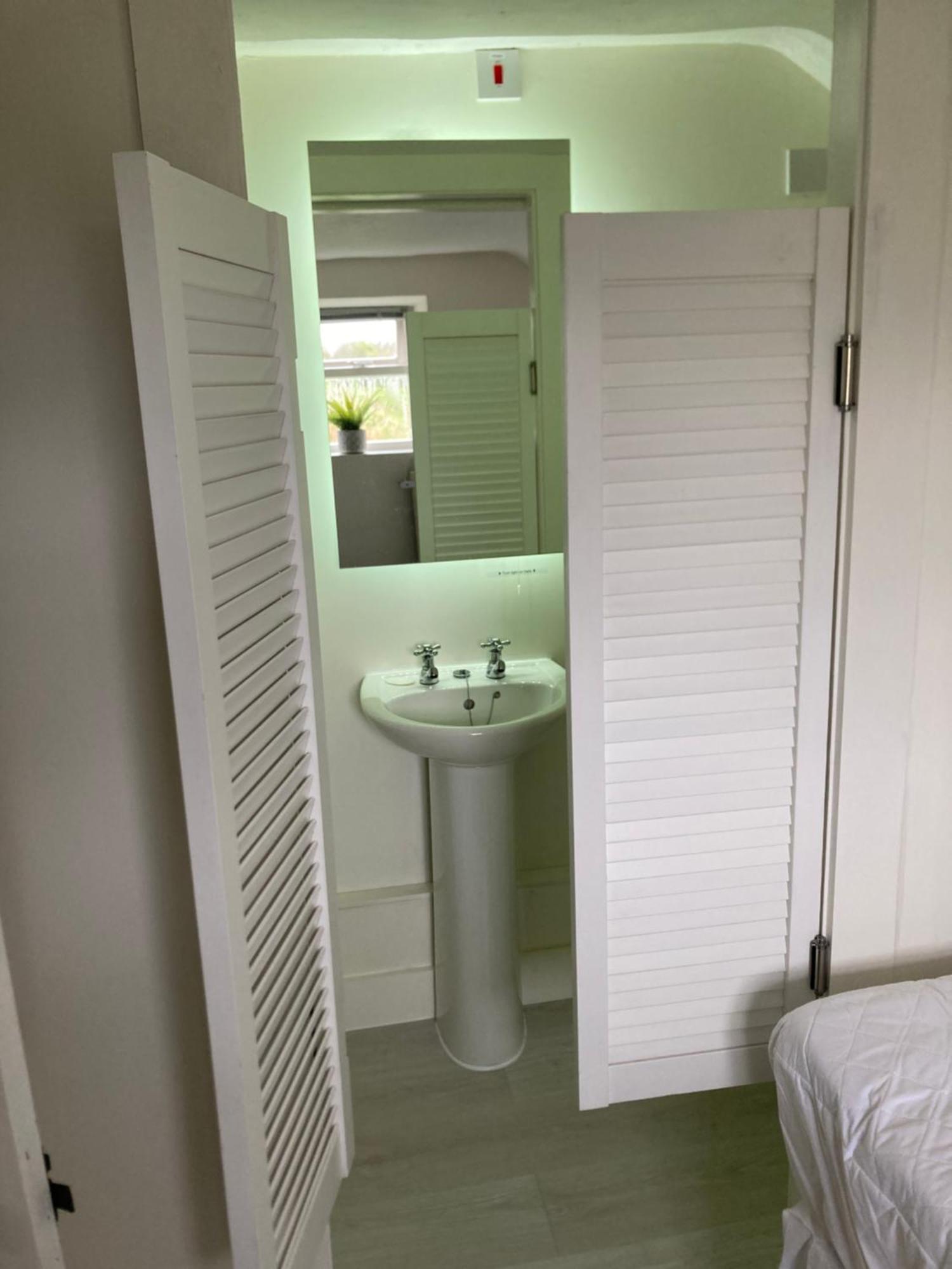 Bryntirion Farmhouse Apartment With Hot Tub Llanfair Caereinion Bagian luar foto